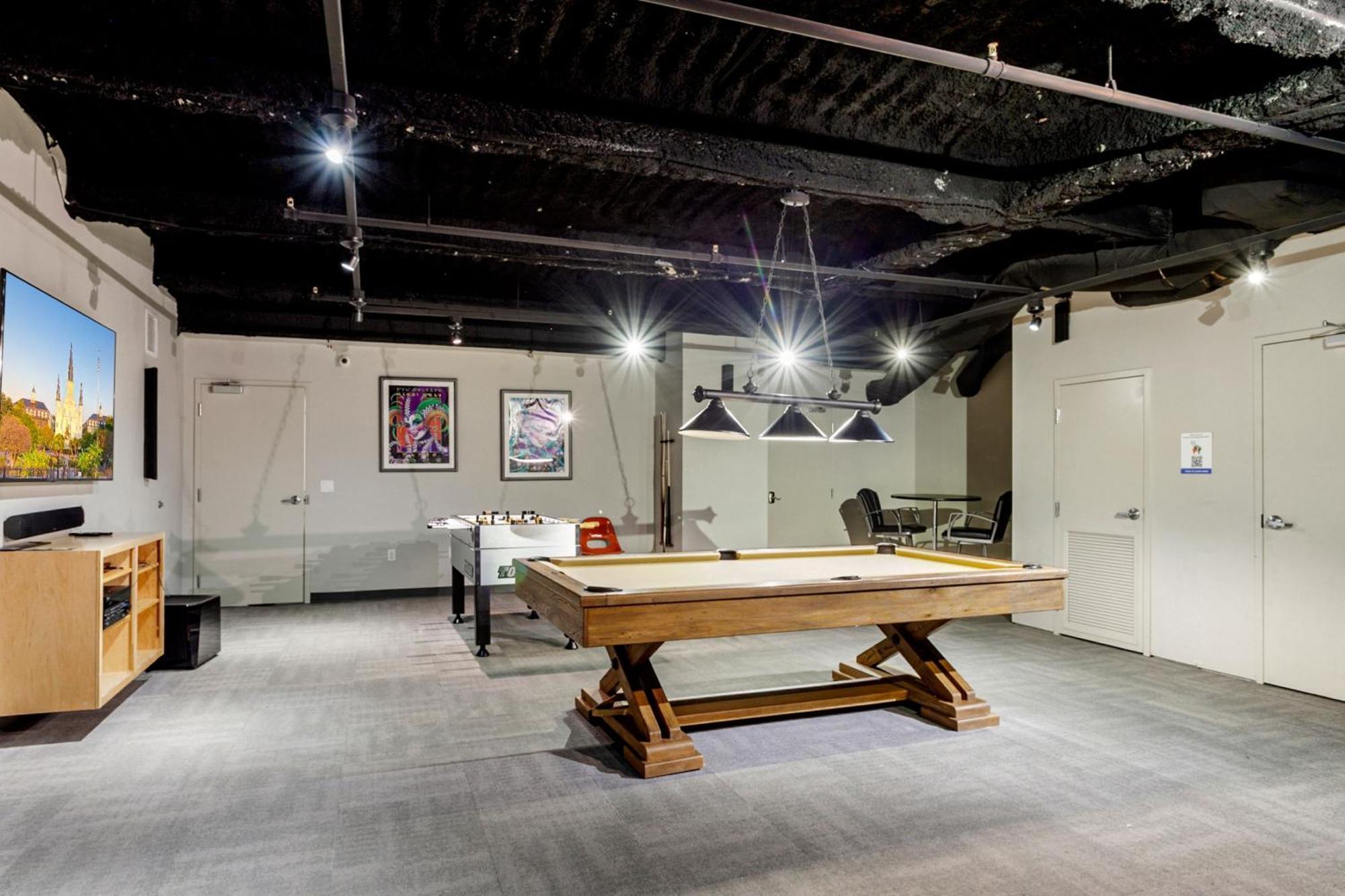 Modern Condo With Game Room In Downtown New Orleans Exterior photo